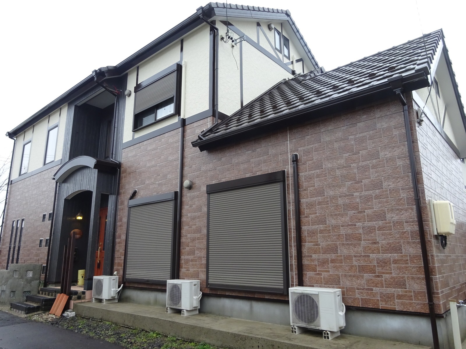 日幸建設の建物の外壁塗り替え工事　江南市東野町　N様邸　断熱塗料ガイナ