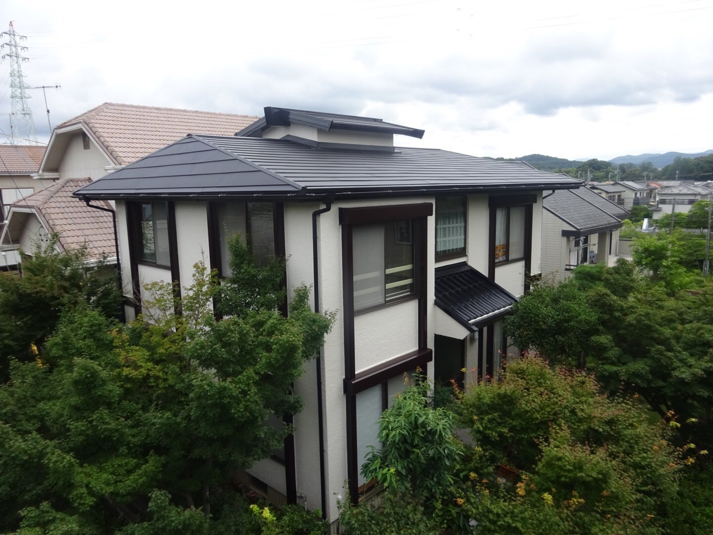 ミサワホーム施工のお住まいの外壁塗装＆屋根カバー工法　豊田市五ケ丘　Y様邸