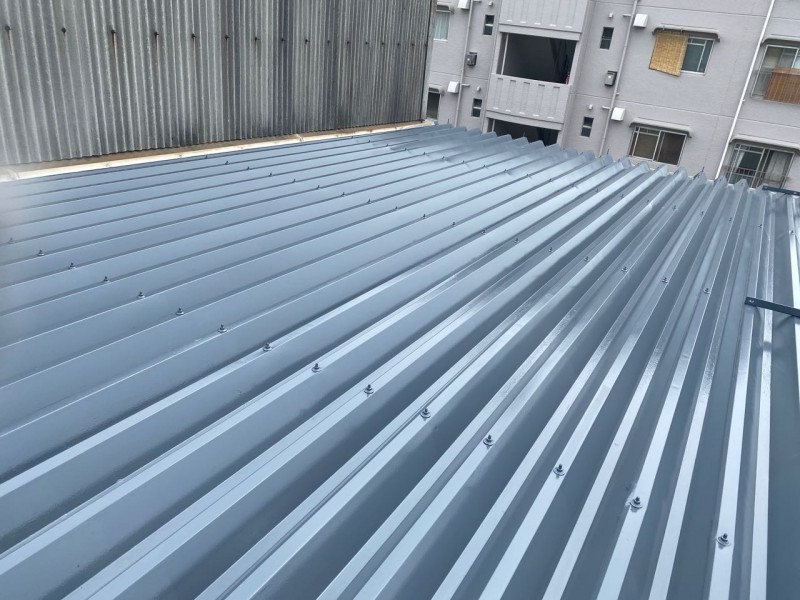 折板屋根の倉庫の塗装　屋根塗装・鉄骨塗装　知立市牛田　O様邸