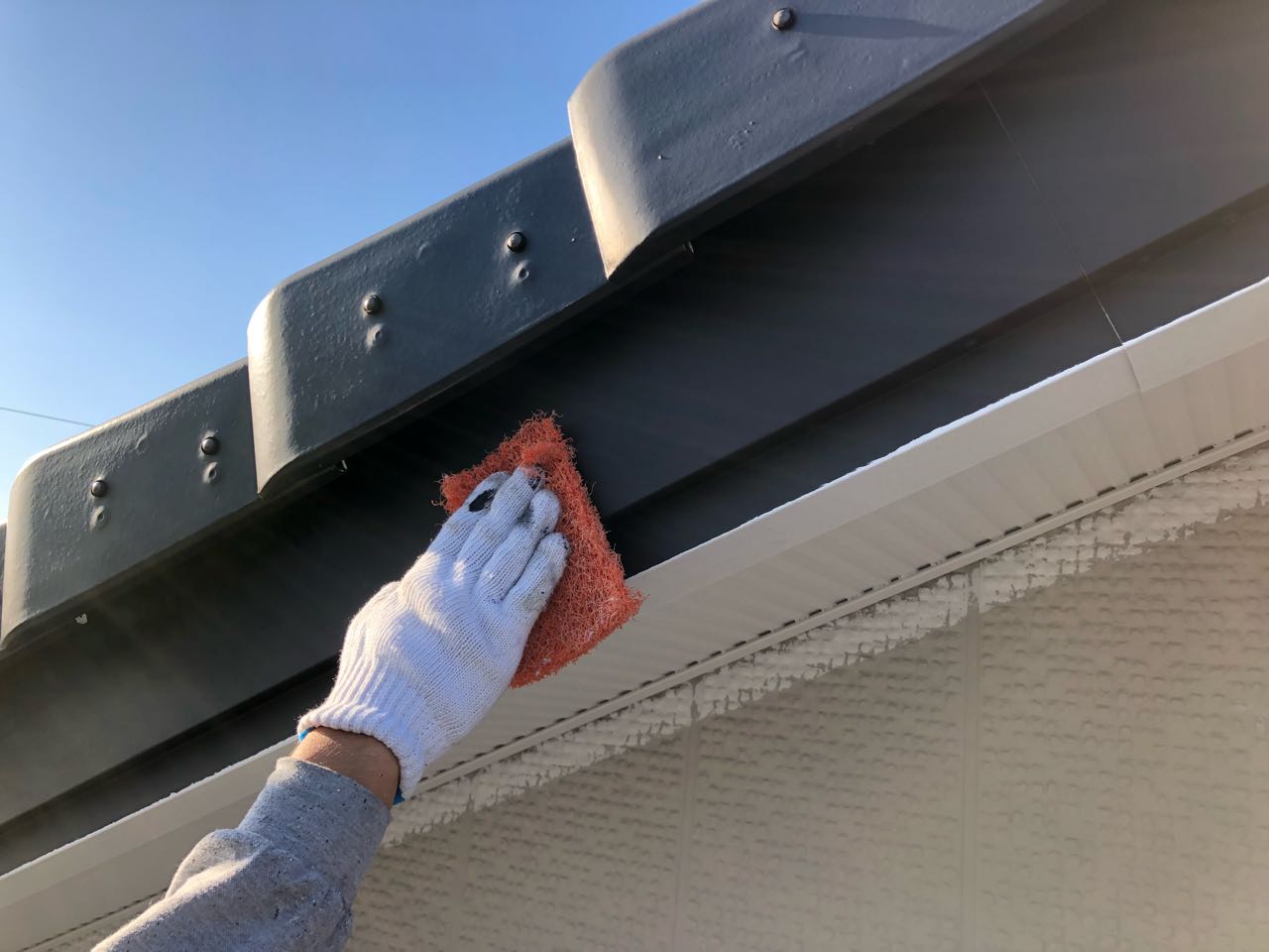 【破風・鼻隠し塗装】ケレン作業