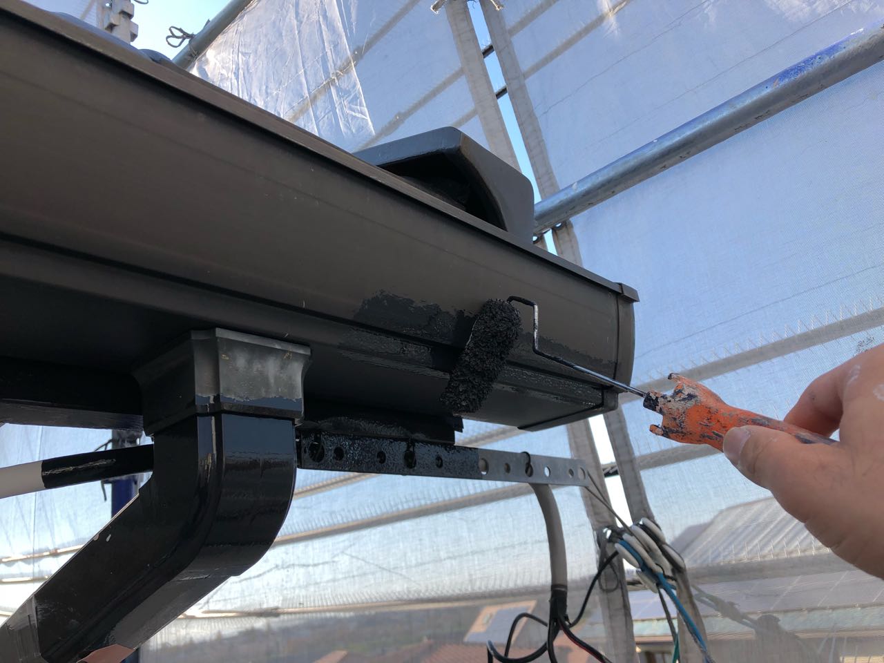 【雨樋塗装】下塗り