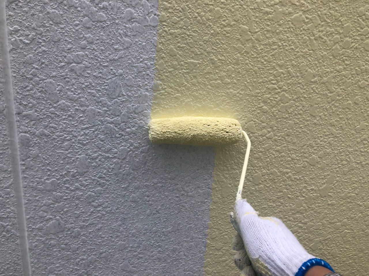 【外壁塗装2】中塗り