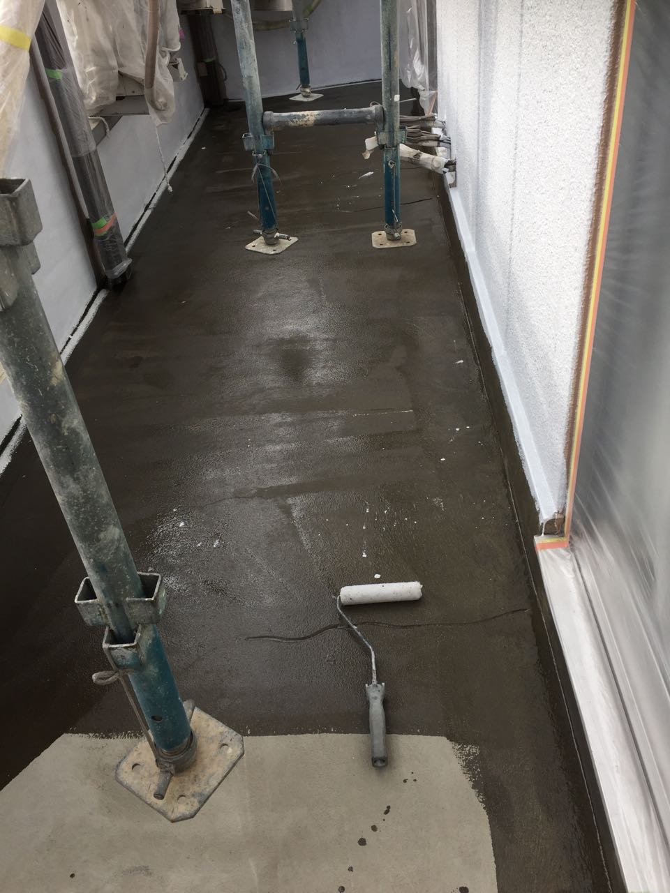 【防水工事】プライマー塗布