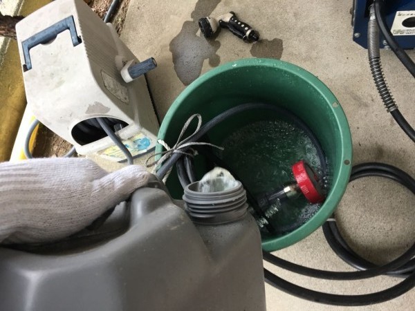 【バイオ洗剤準備】原液混入