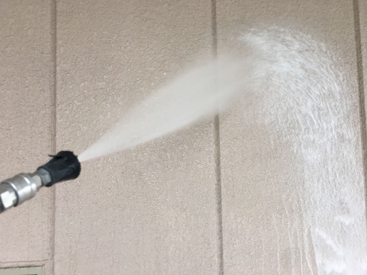 【外壁洗浄】バイオ洗剤塗布