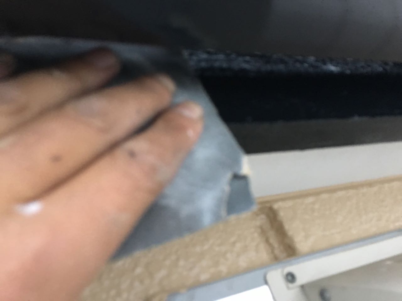 【破風・鼻隠し塗装】ケレン作業