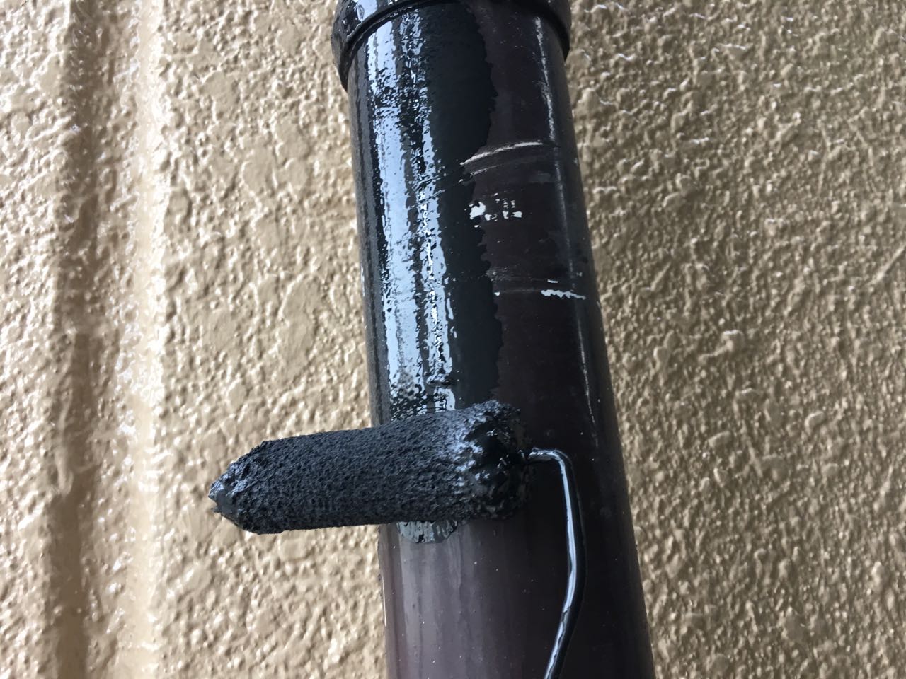 【雨樋塗装】下塗り