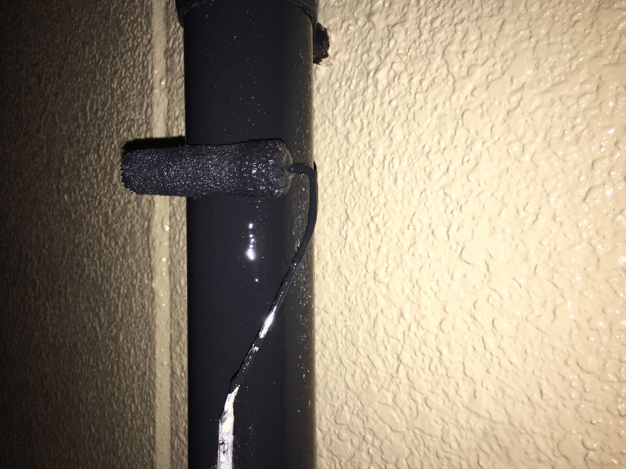 【雨樋塗装】上塗り