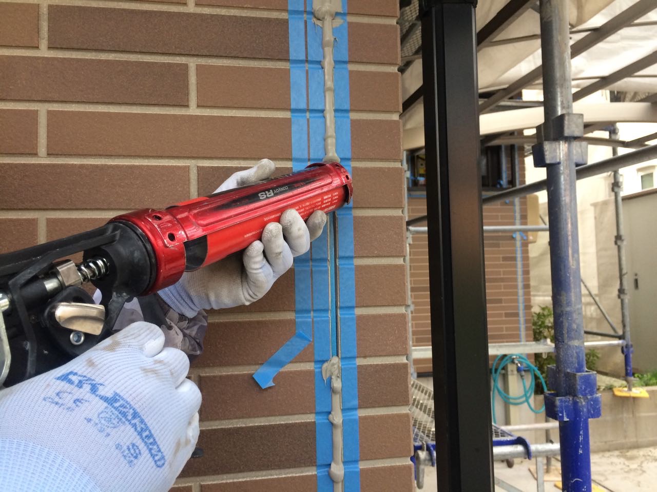 【シーリング工事】コーキング充填