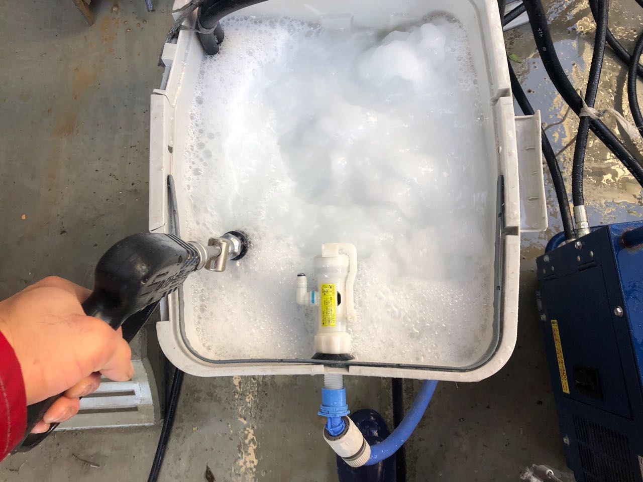 【バイオ洗剤準備】洗浄液攪拌