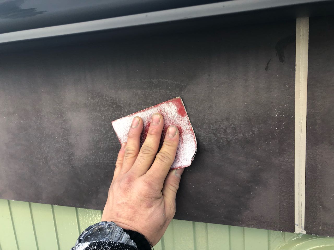 【破風・鼻隠し塗装】ケレン作業