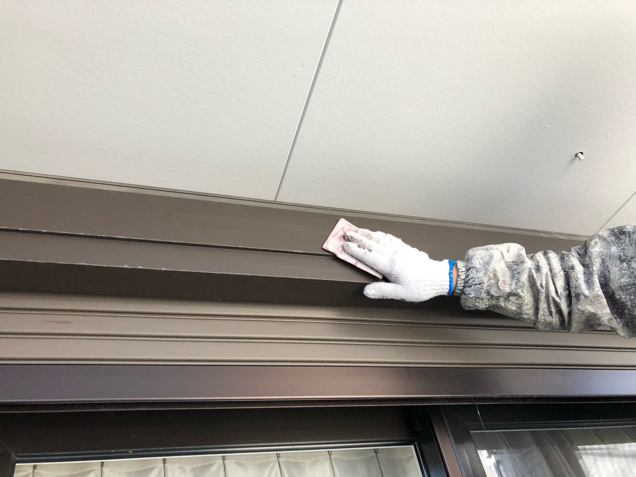 【シャッターボックス塗装】ケレン作業