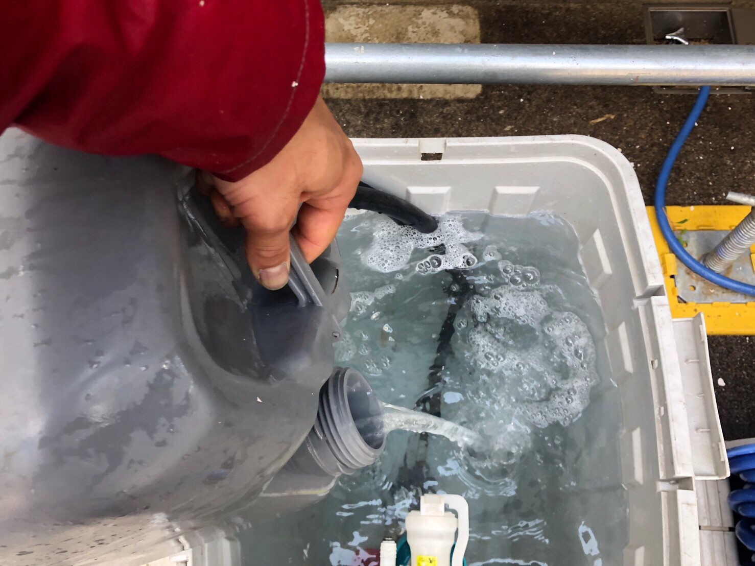 【バイオ洗剤準備】原液混入