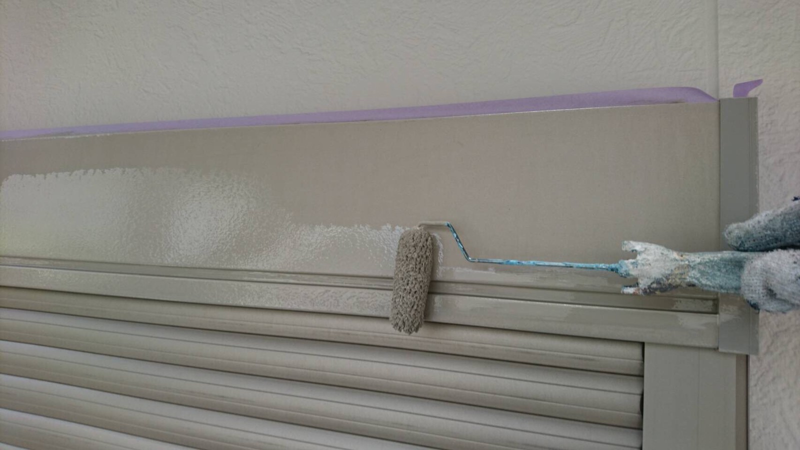 【シャッターボックス塗装】下塗り