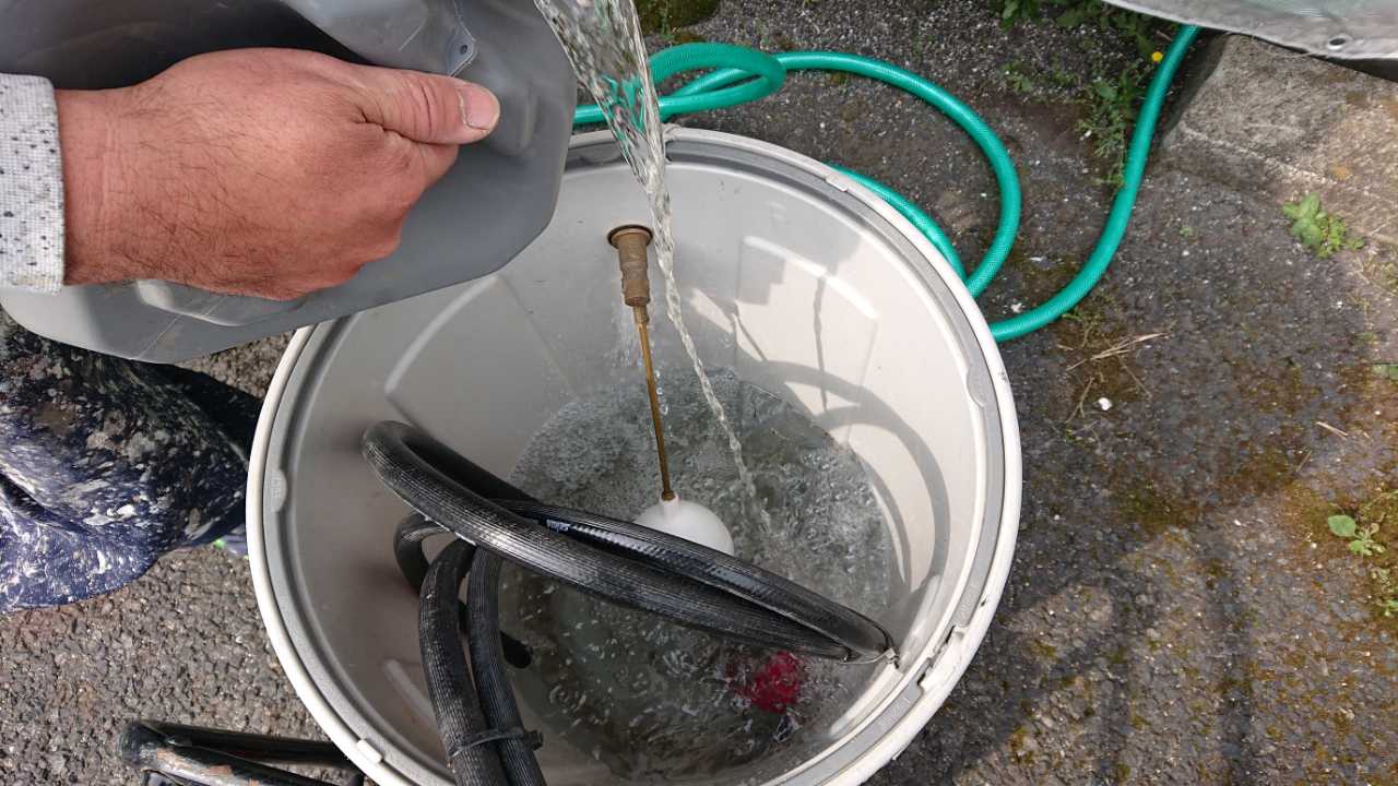 【バイオ洗剤準備】原液混入