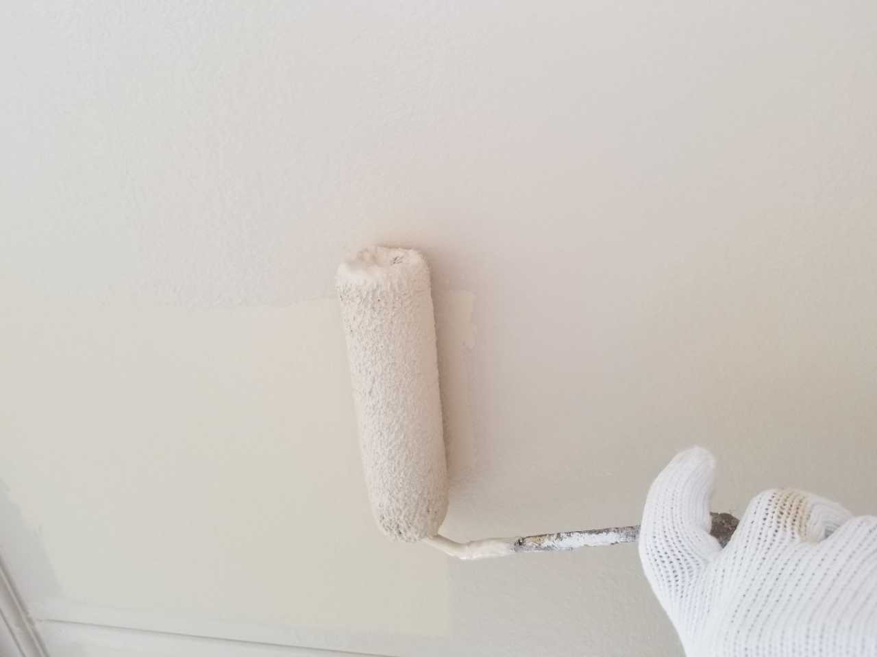 【軒天塗装】下塗り