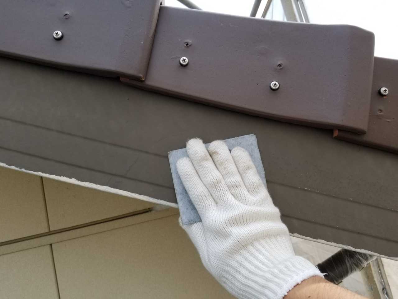 【破風・鼻隠し塗装】ケレン作業