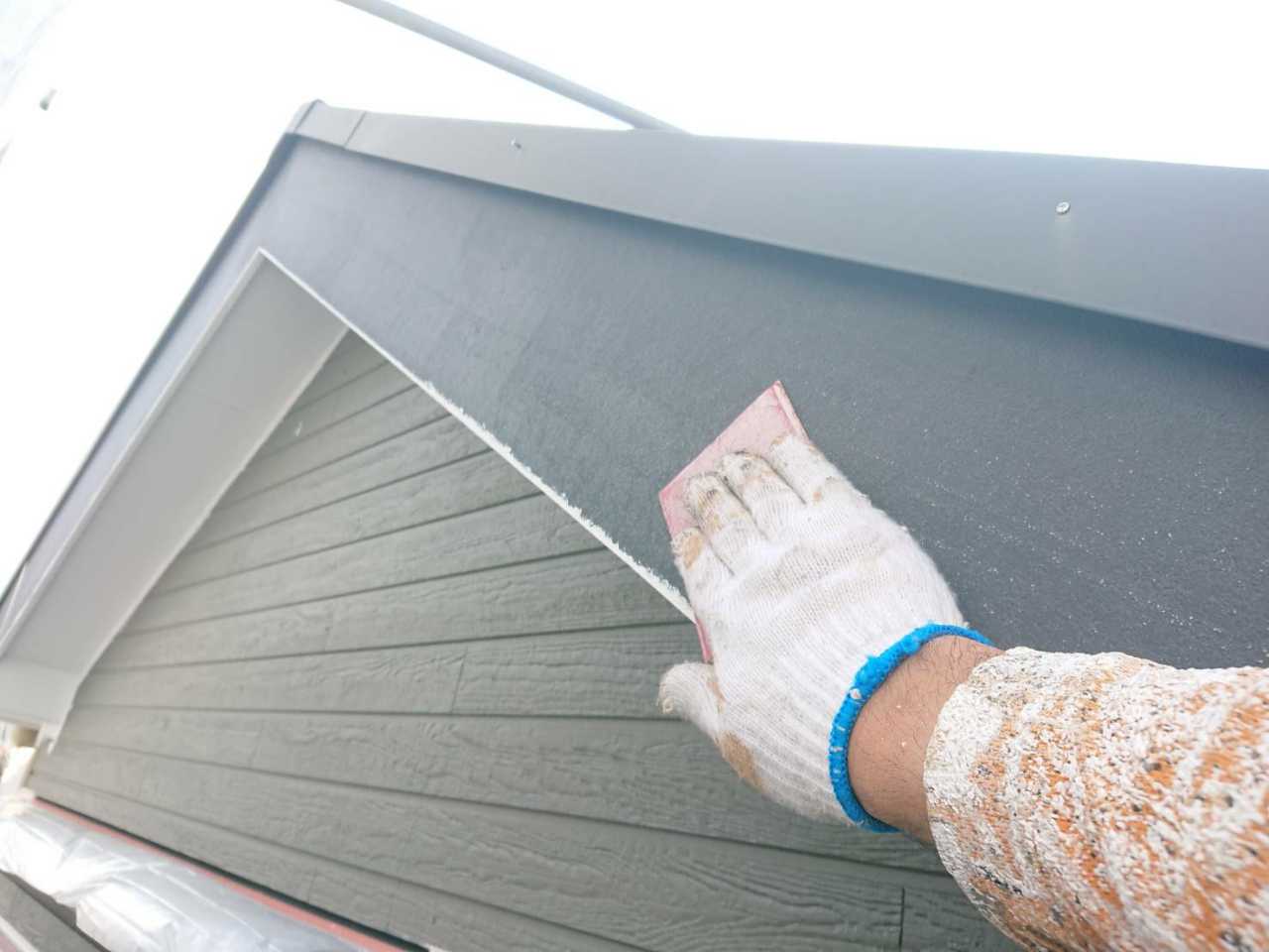 【破風・鼻隠し塗装】ケレン作業