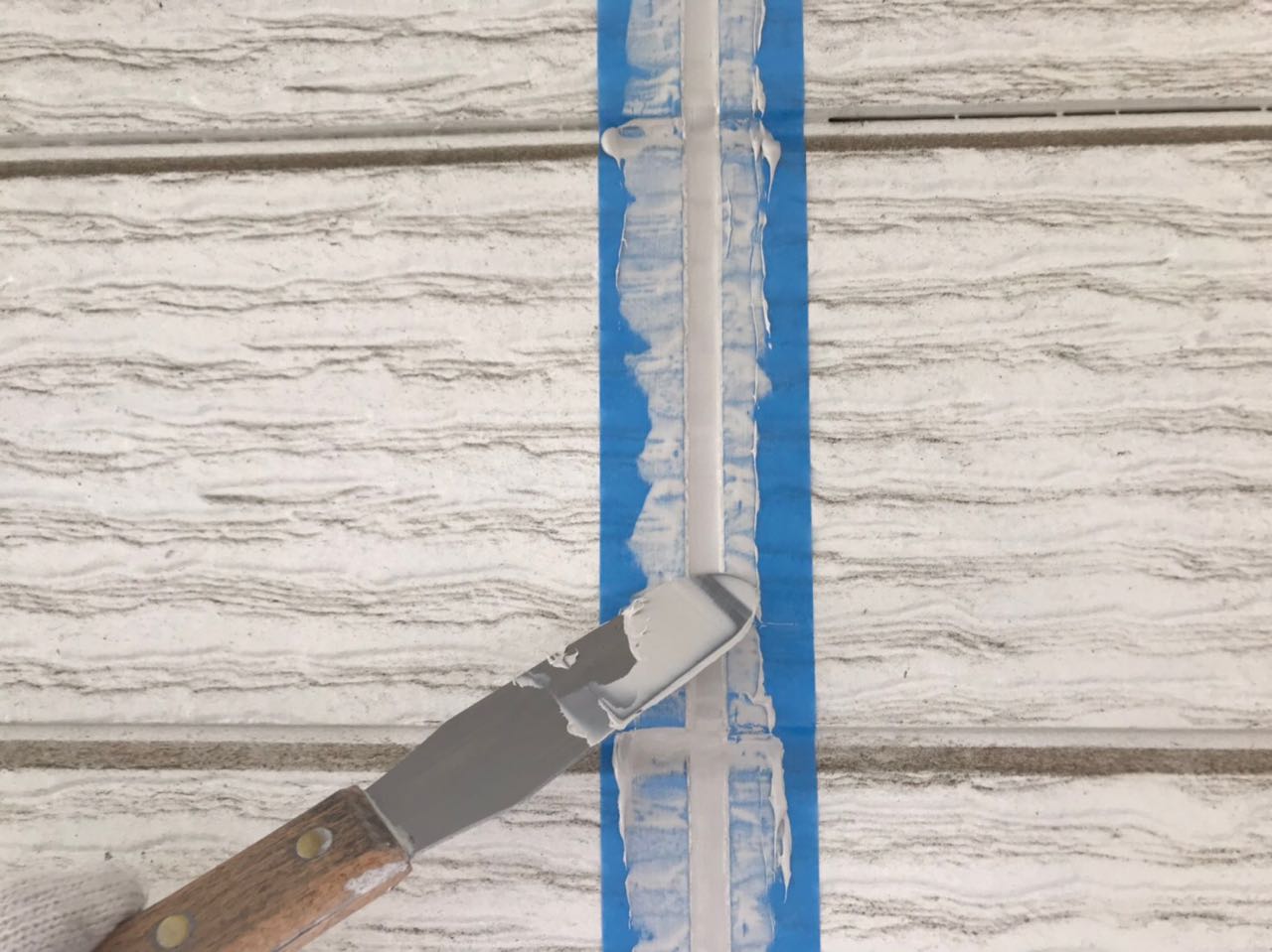 【シーリング工事】ヘラ押さえ