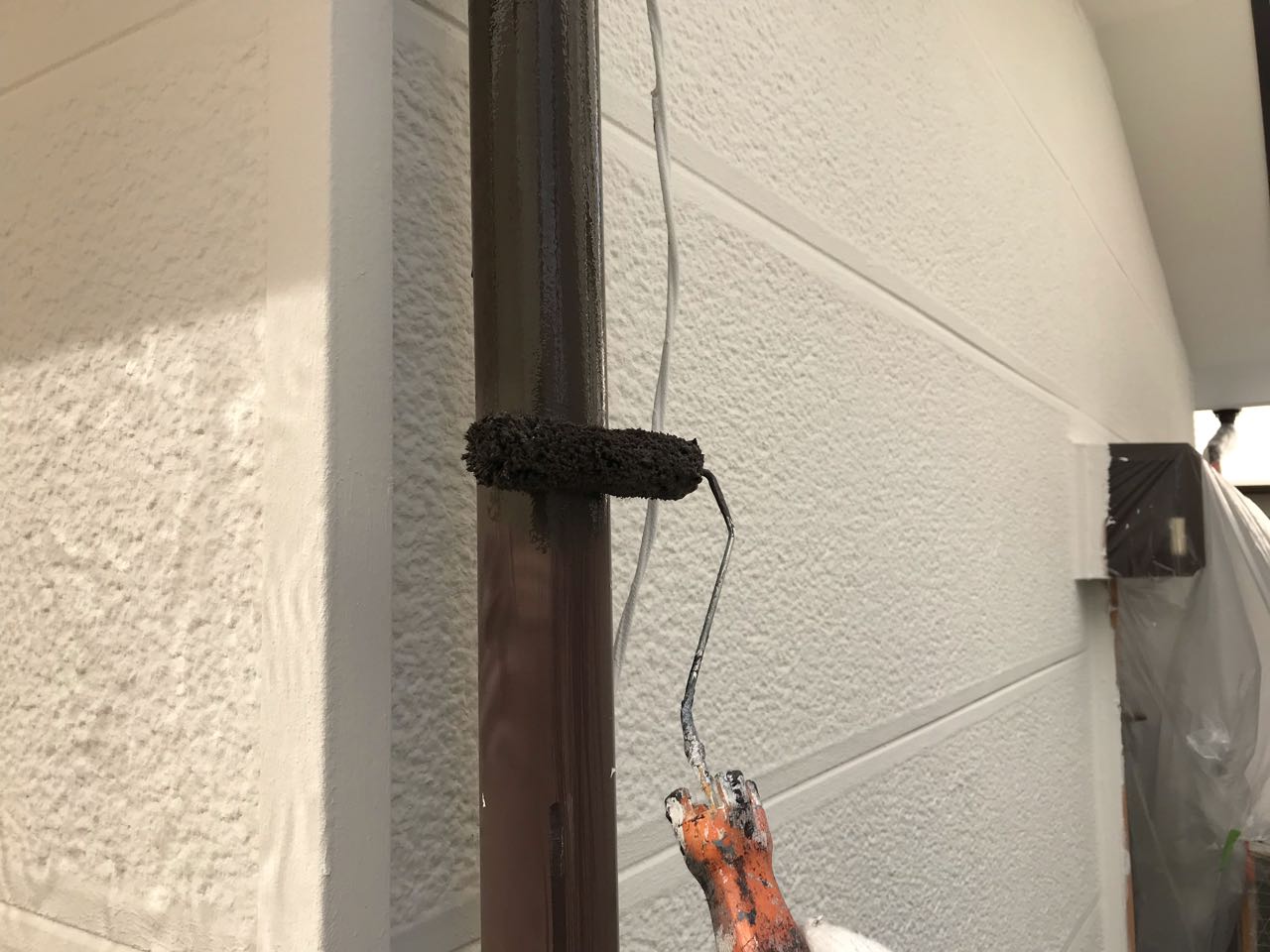 【雨樋塗装】下塗り