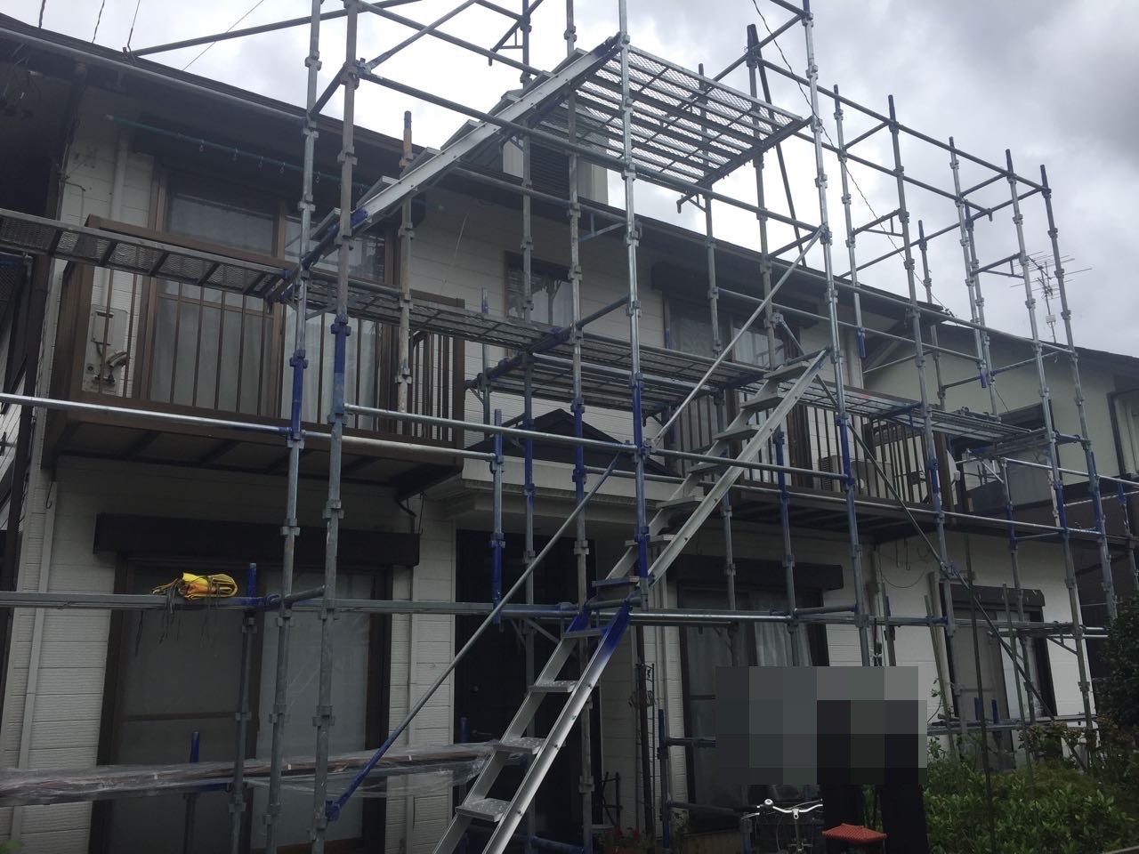 【足場設置工事】設置中