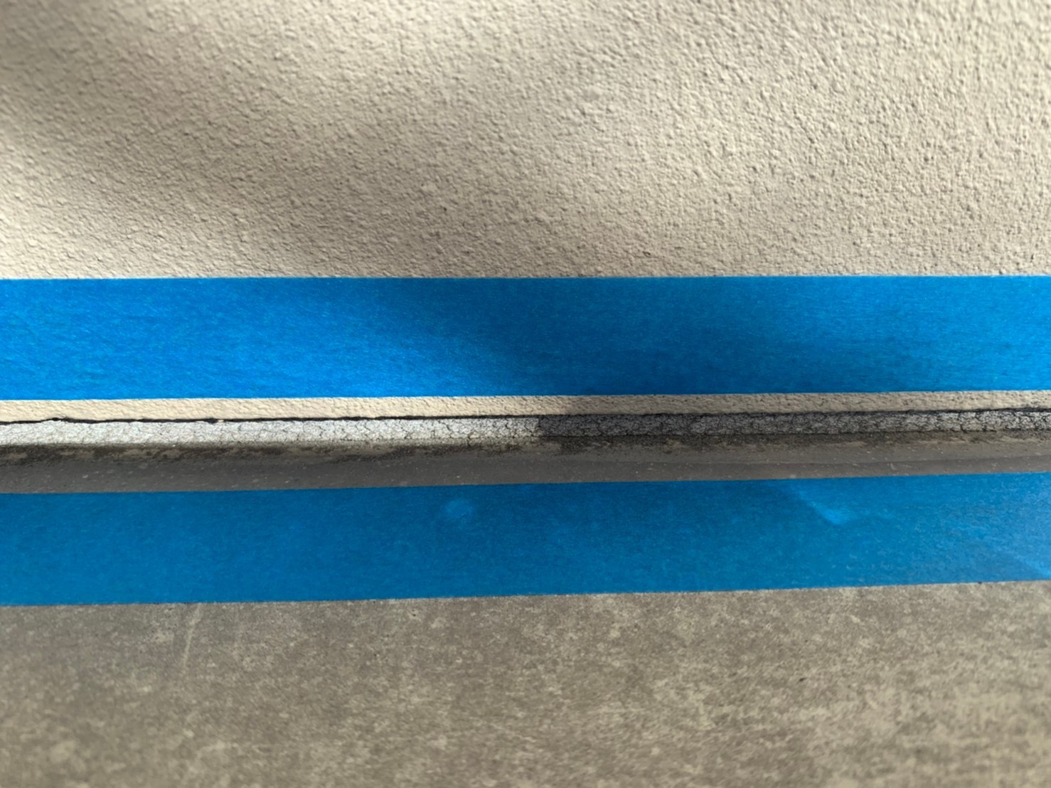 【シーリング工事】マスキング貼り