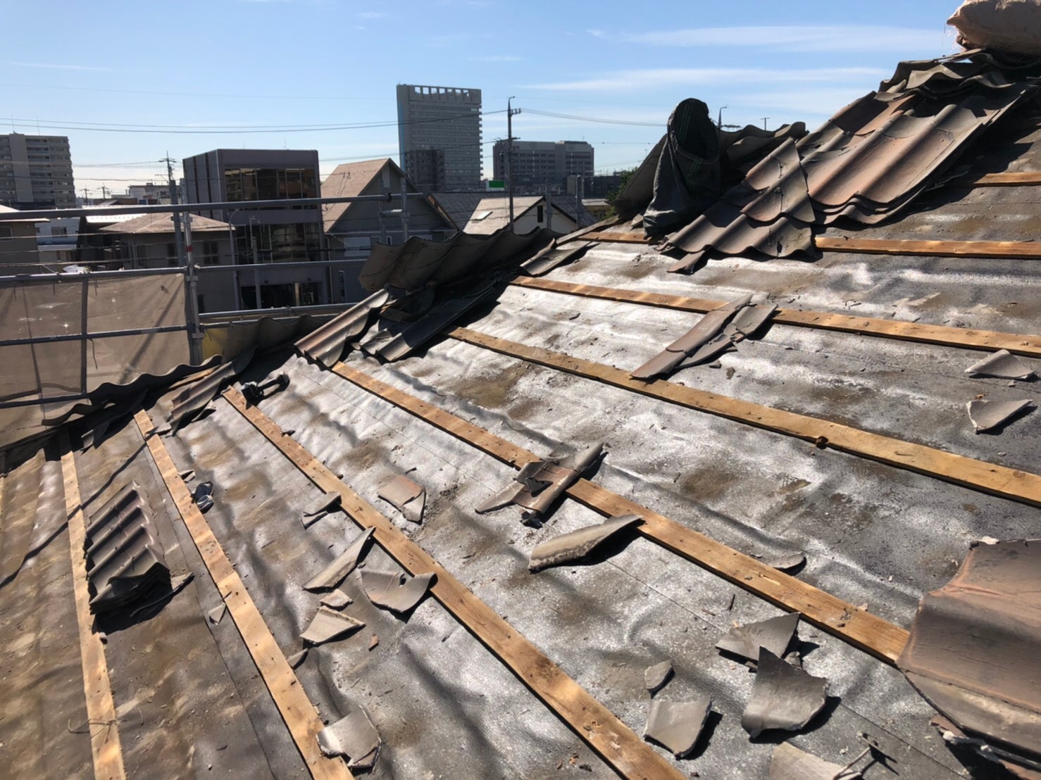 【屋根葺き替え】解体中