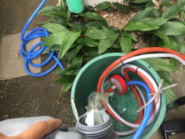 【バイオ洗剤準備】原液混入