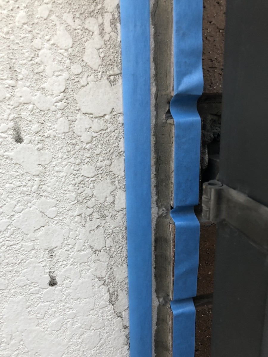 【シーリング工事】マスキング貼り