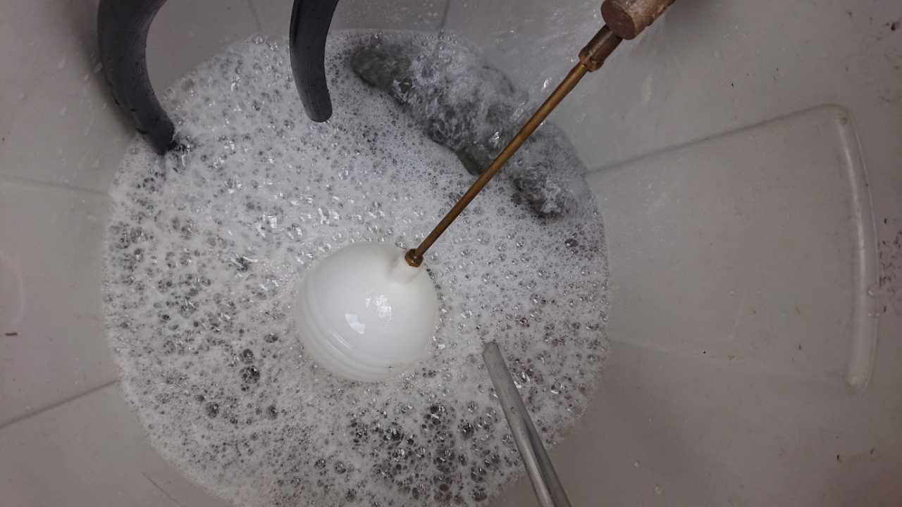 【バイオ洗剤準備】洗浄液攪拌