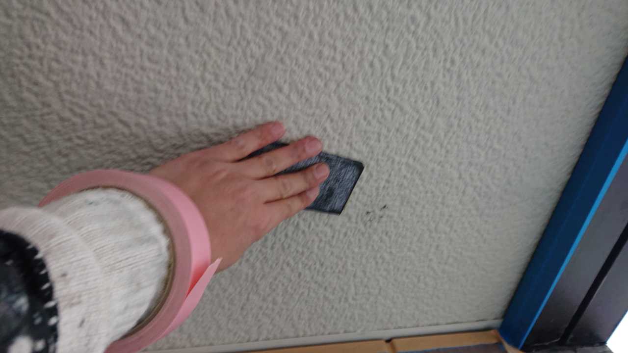 【軒天塗装】ケレン作業