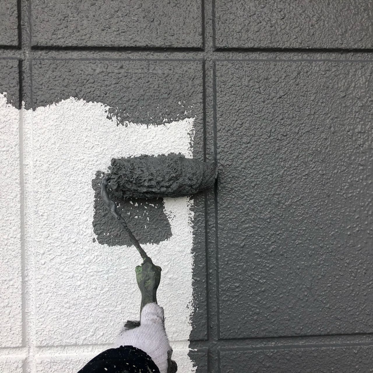 【外壁塗装1】中塗り