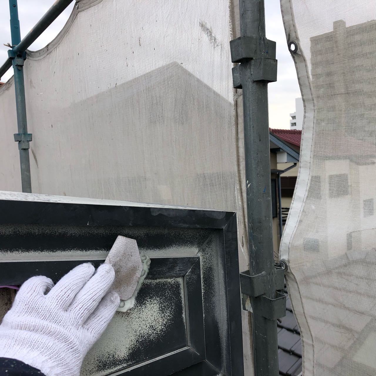 【破風・鼻隠し塗装】ケレン作業