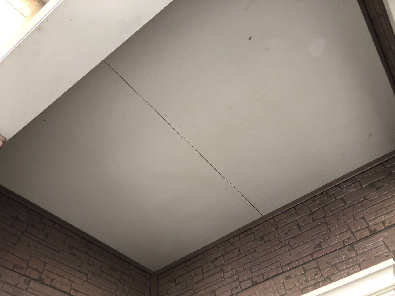 【軒天塗装】ケレン作業