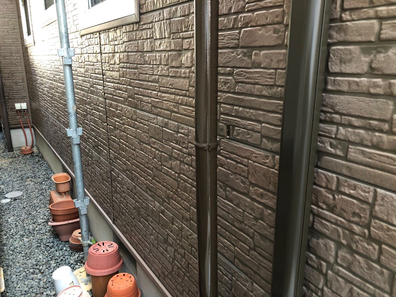 【雨樋塗装】下塗り