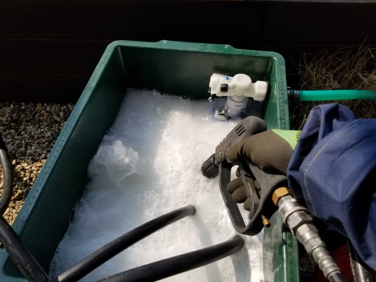 【バイオ洗剤準備】洗浄液攪拌