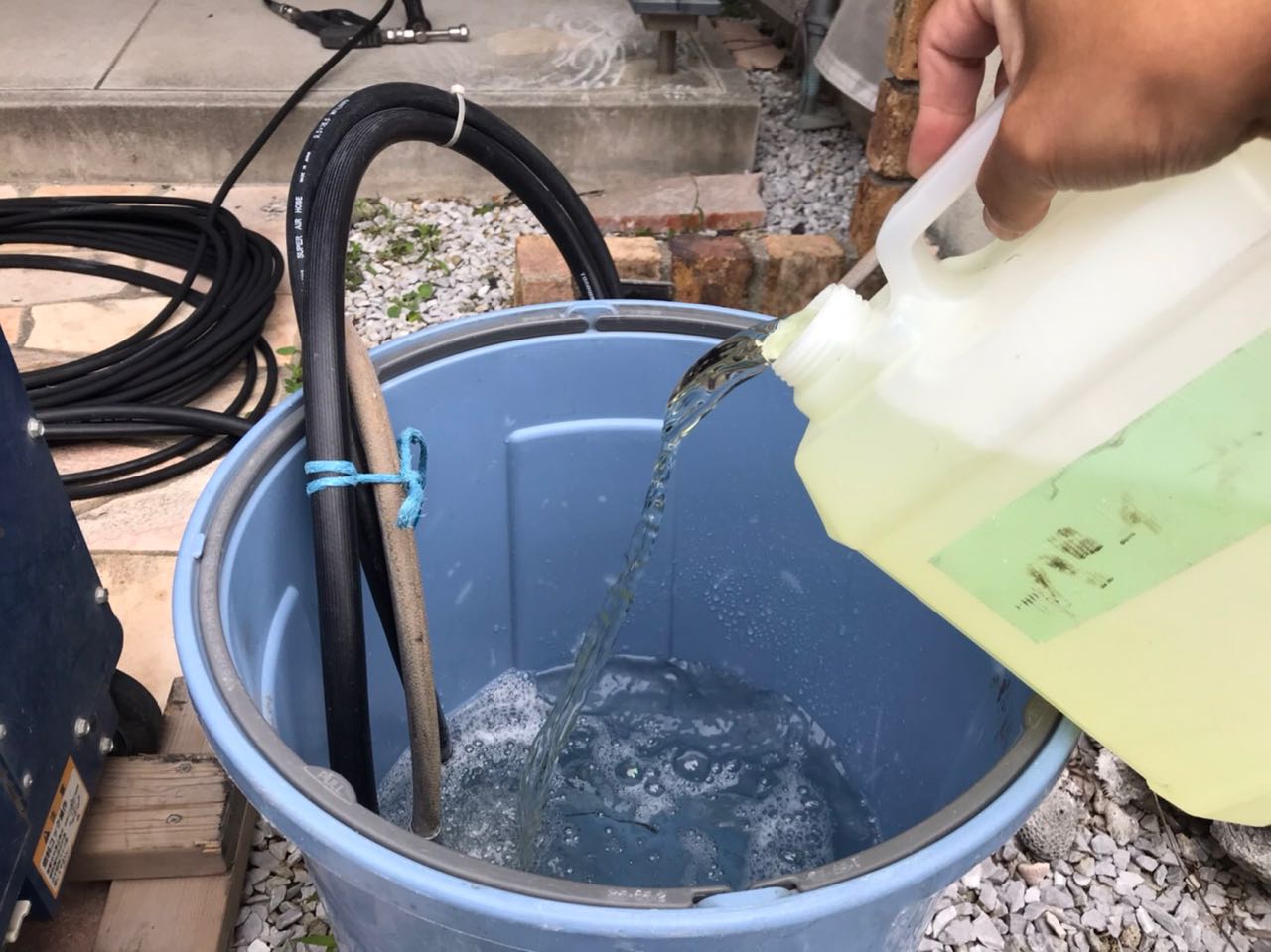 【バイオ洗剤準備】原液混入