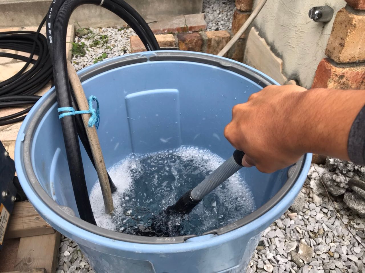 【バイオ洗剤準備】洗浄液攪拌