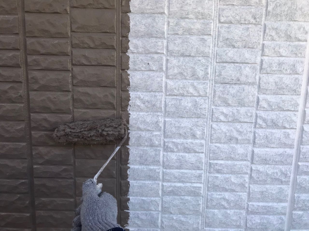 【外壁塗装1】中塗り