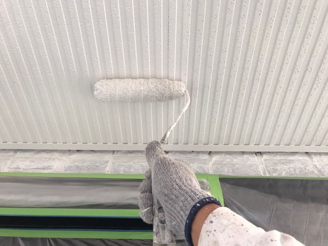 【軒天塗装】上塗り