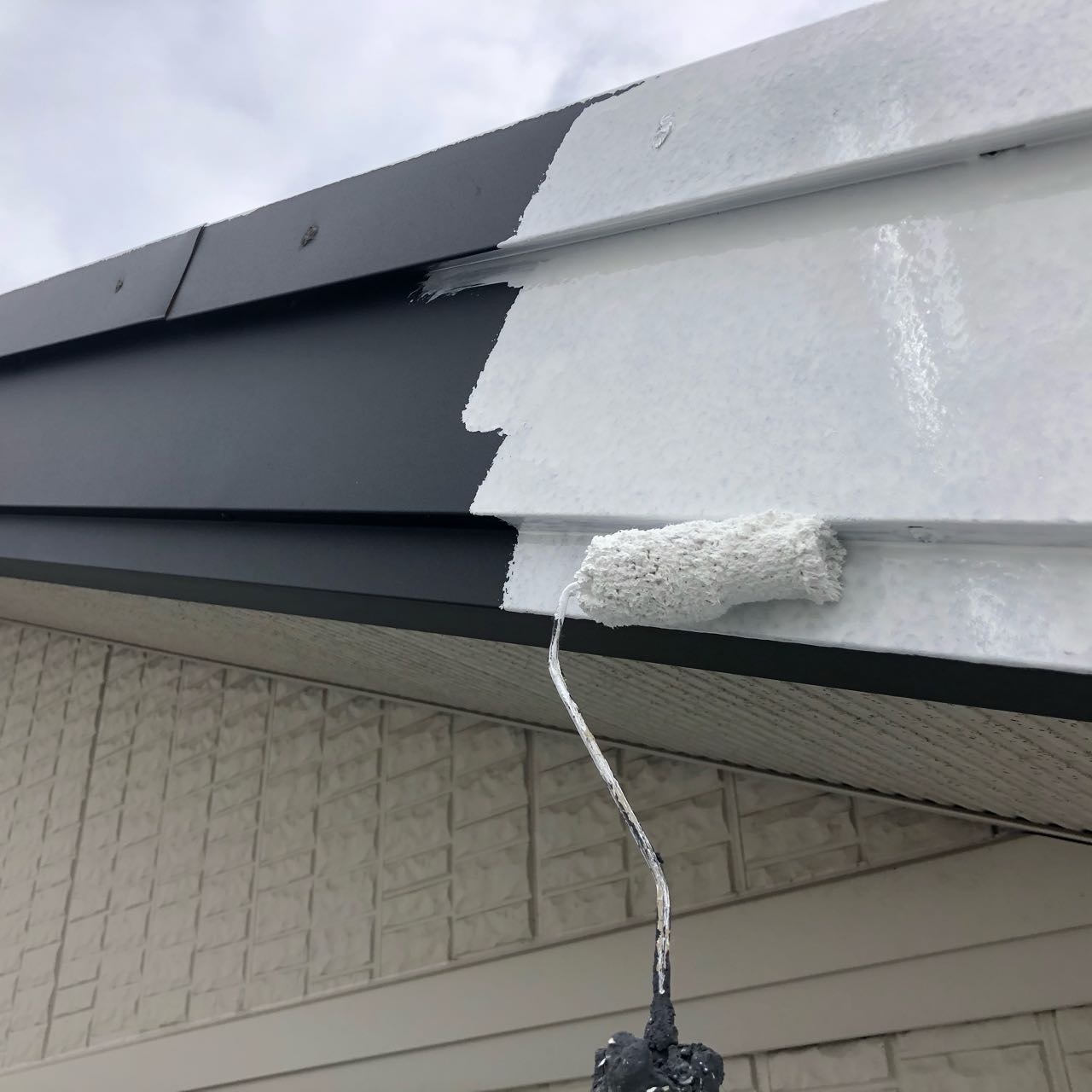 【破風・鼻隠し塗装】下塗り