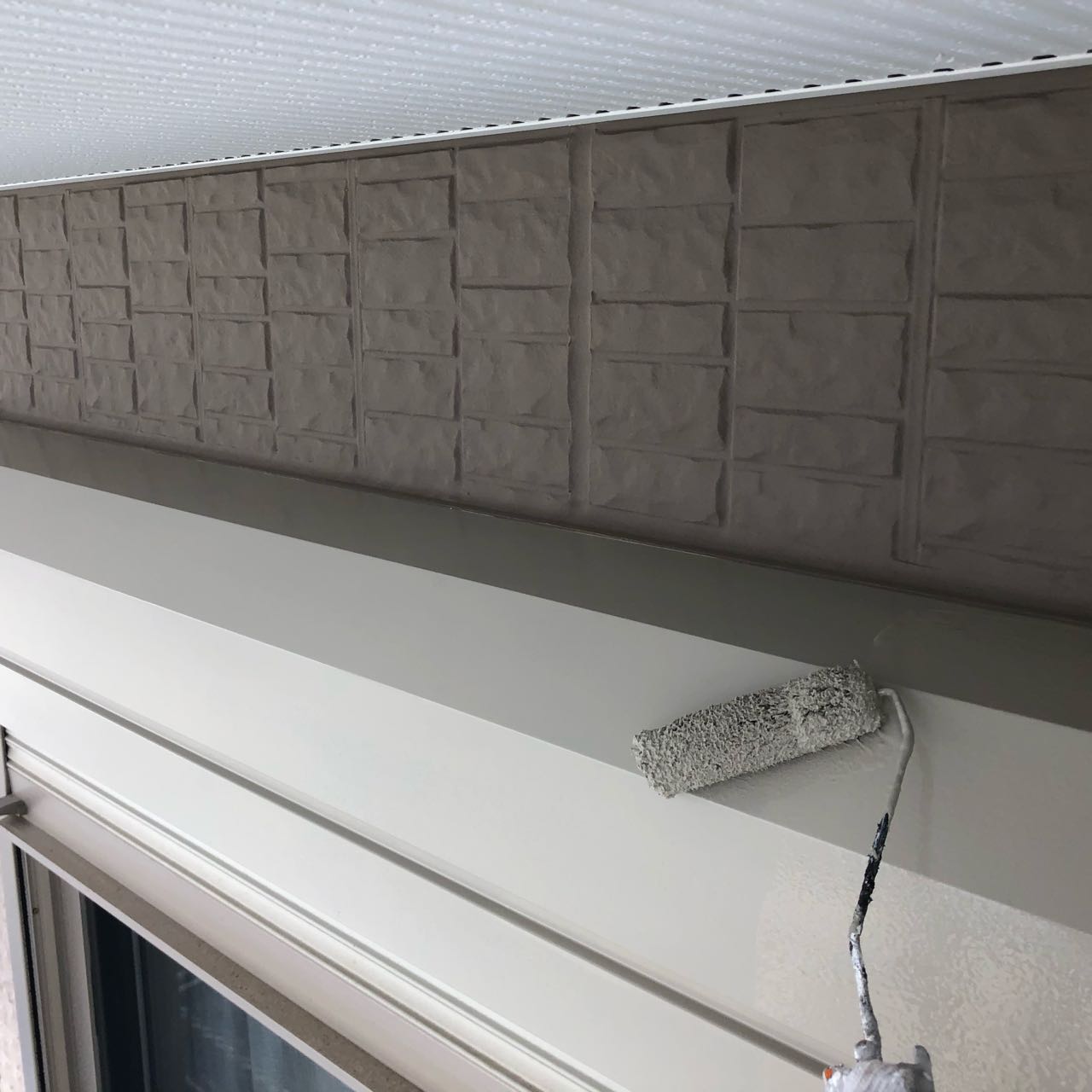 【シャッターボックス塗装】下塗り