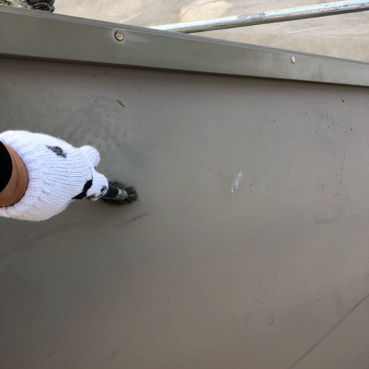 【庇塗装】ケレン作業