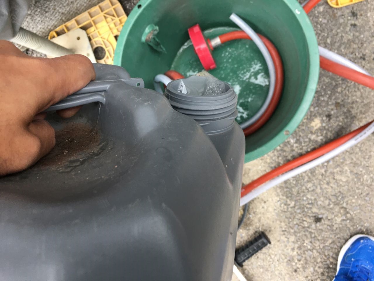 【バイオ洗剤準備】原液混入