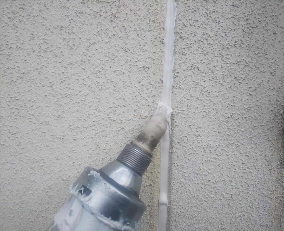 【シーリング工事】コーキング充填