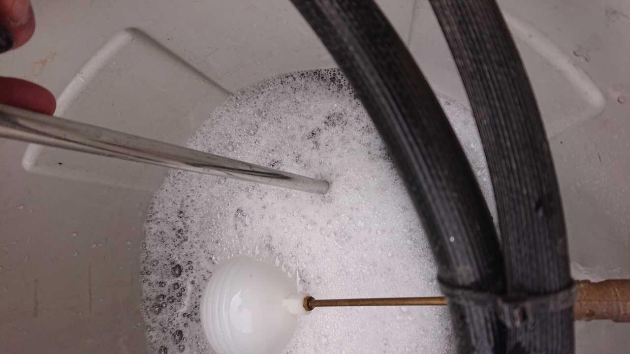 【バイオ洗剤準備】洗浄液攪拌