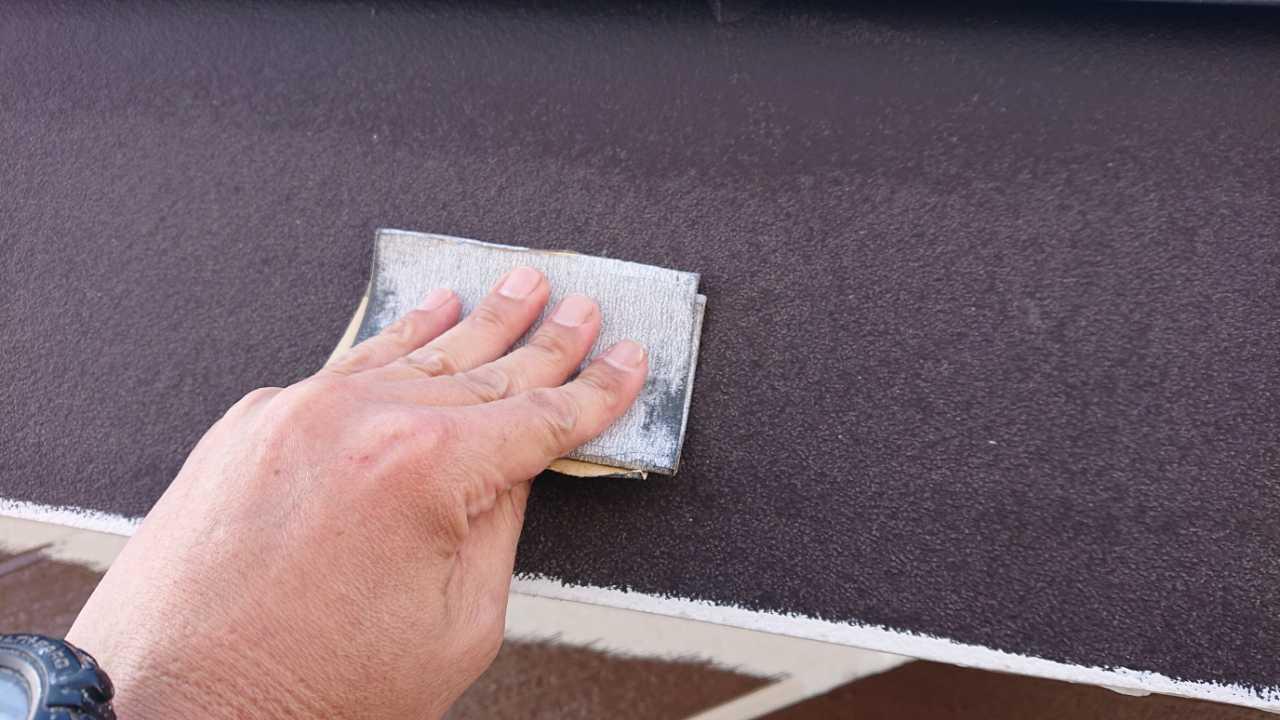 【破風・鼻隠し塗装】ケレン作業