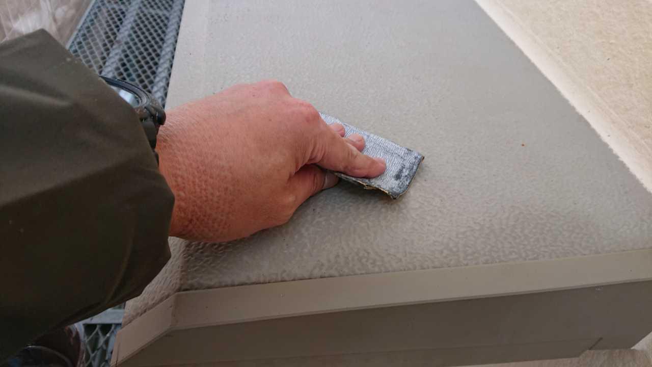 【庇塗装】ケレン作業