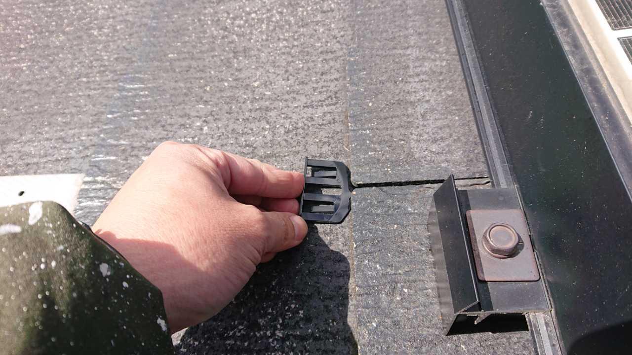 【屋根塗装】タスペーサー挿入