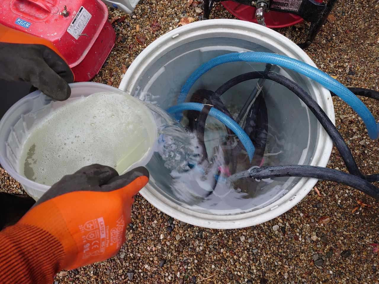 【バイオ洗剤準備】原液混入